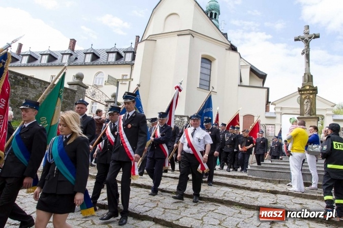 Zdjęcie w galerii na portalu naszraciborz.pl: Strażacy ze Śląska i Opolszczyzny pielgrzymowali do św. Anny  wiadomości z regionu