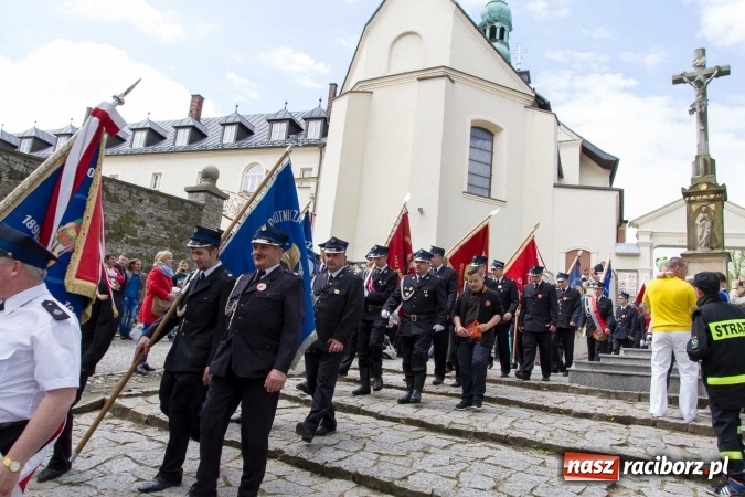 Zdjęcie w galerii na portalu naszraciborz.pl: Strażacy ze Śląska i Opolszczyzny pielgrzymowali do św. Anny  wiadomości z regionu