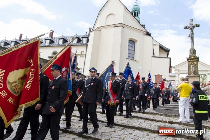 Zdjęcie w galerii na portalu naszraciborz.pl: Strażacy ze Śląska i Opolszczyzny pielgrzymowali do św. Anny  wiadomości z regionu