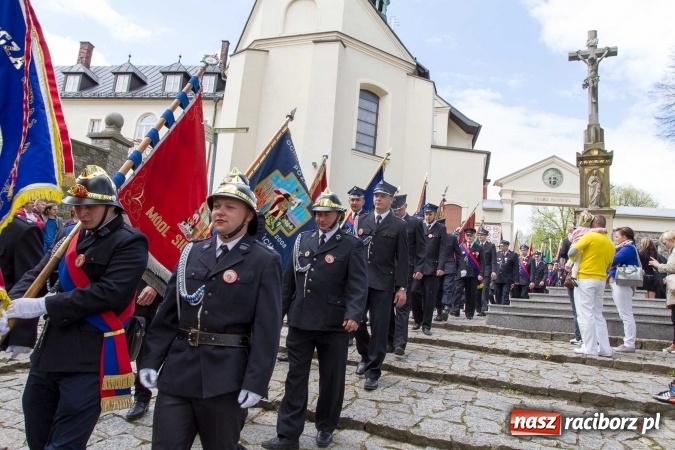 Zdjęcie w galerii na portalu naszraciborz.pl: Strażacy ze Śląska i Opolszczyzny pielgrzymowali do św. Anny  wiadomości z regionu