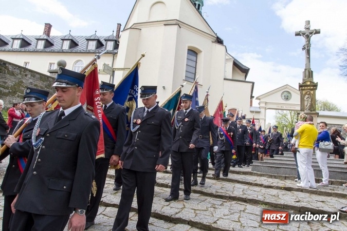 Zdjęcie w galerii na portalu naszraciborz.pl: Strażacy ze Śląska i Opolszczyzny pielgrzymowali do św. Anny  wiadomości z regionu