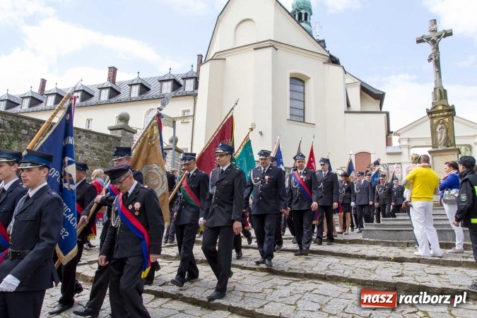 Zdjęcie w galerii na portalu naszraciborz.pl: Strażacy ze Śląska i Opolszczyzny pielgrzymowali do św. Anny  wiadomości z regionu