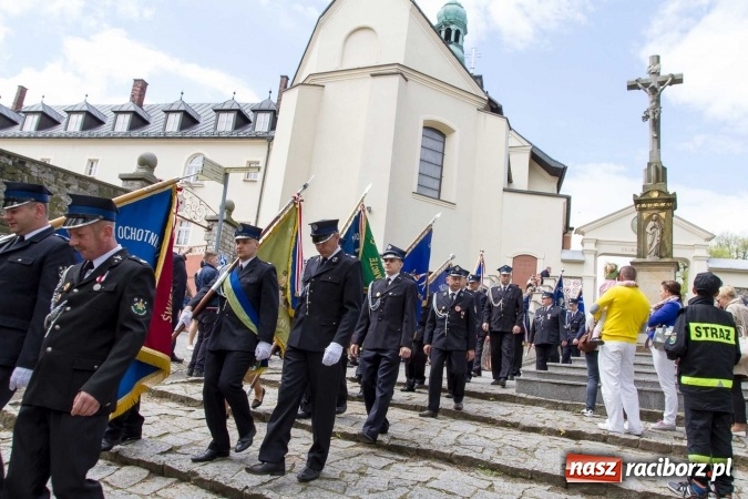 Zdjęcie w galerii na portalu naszraciborz.pl: Strażacy ze Śląska i Opolszczyzny pielgrzymowali do św. Anny  wiadomości z regionu