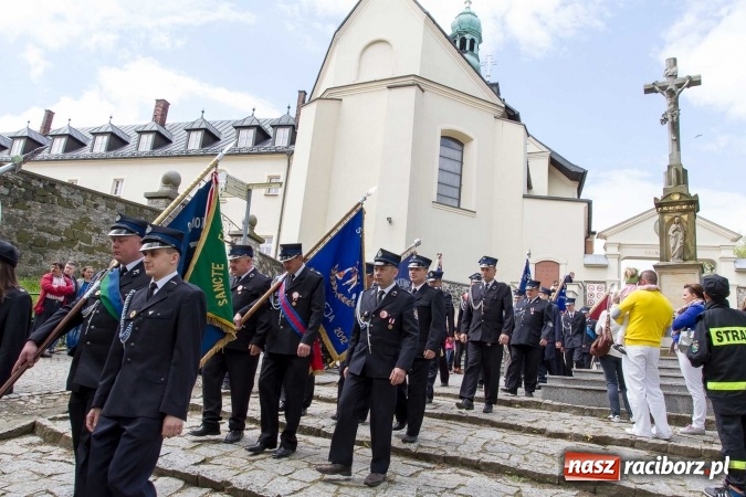 Zdjęcie w galerii na portalu naszraciborz.pl: Strażacy ze Śląska i Opolszczyzny pielgrzymowali do św. Anny  wiadomości z regionu