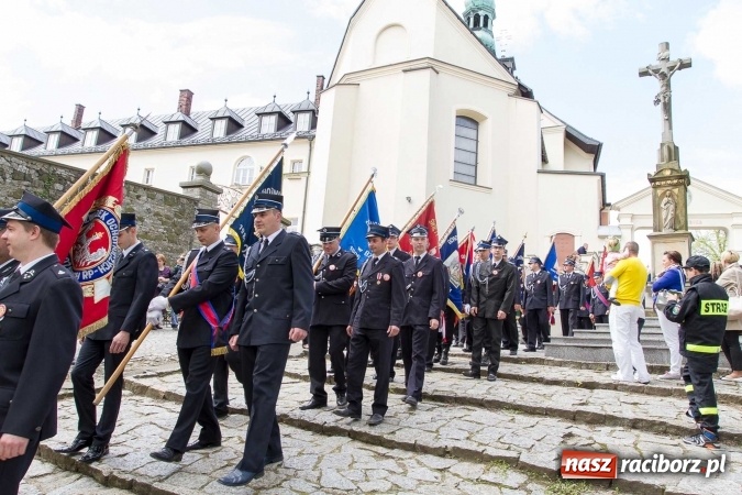 Zdjęcie w galerii na portalu naszraciborz.pl: Strażacy ze Śląska i Opolszczyzny pielgrzymowali do św. Anny  wiadomości z regionu