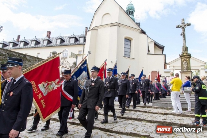 Zdjęcie w galerii na portalu naszraciborz.pl: Strażacy ze Śląska i Opolszczyzny pielgrzymowali do św. Anny  wiadomości z regionu
