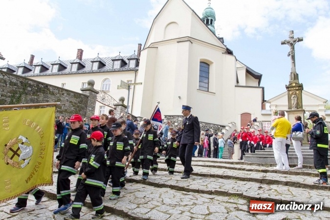 Zdjęcie w galerii na portalu naszraciborz.pl: Strażacy ze Śląska i Opolszczyzny pielgrzymowali do św. Anny  wiadomości z regionu