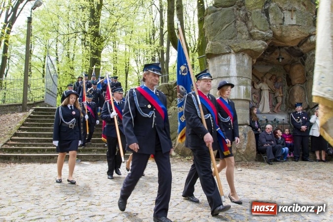 Zdjęcie w galerii na portalu naszraciborz.pl: Strażacy ze Śląska i Opolszczyzny pielgrzymowali do św. Anny  wiadomości z regionu