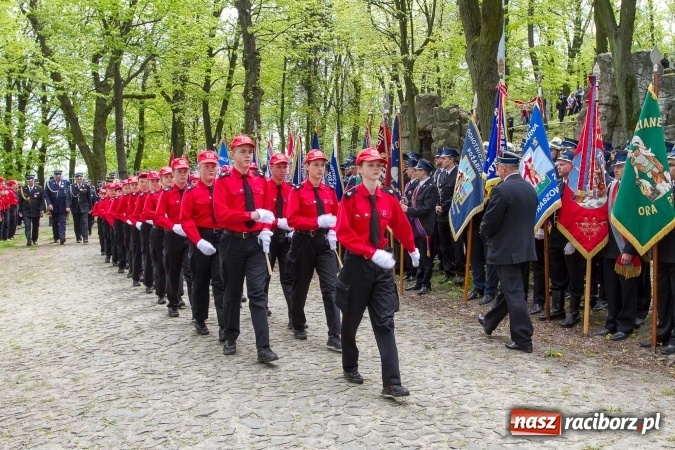 Zdjęcie w galerii na portalu naszraciborz.pl: Strażacy ze Śląska i Opolszczyzny pielgrzymowali do św. Anny  wiadomości z regionu