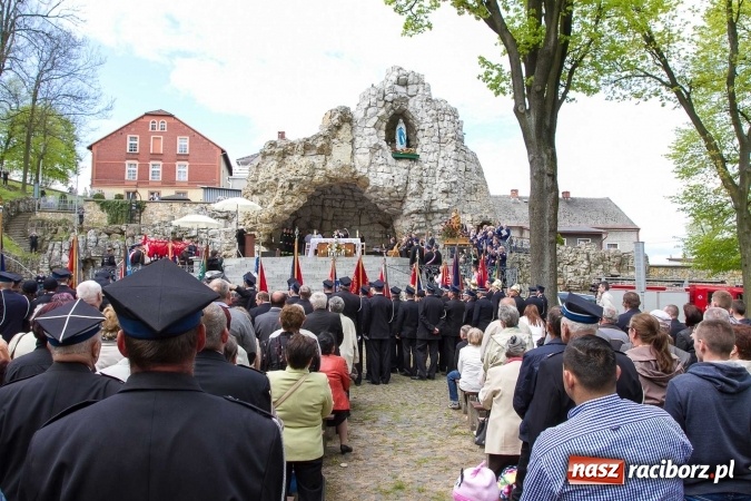 Zdjęcie w galerii na portalu naszraciborz.pl: Strażacy ze Śląska i Opolszczyzny pielgrzymowali do św. Anny  wiadomości z regionu