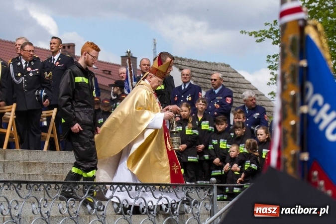 Zdjęcie w galerii na portalu naszraciborz.pl: Strażacy ze Śląska i Opolszczyzny pielgrzymowali do św. Anny  wiadomości z regionu