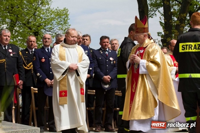 Zdjęcie w galerii na portalu naszraciborz.pl: Strażacy ze Śląska i Opolszczyzny pielgrzymowali do św. Anny  wiadomości z regionu