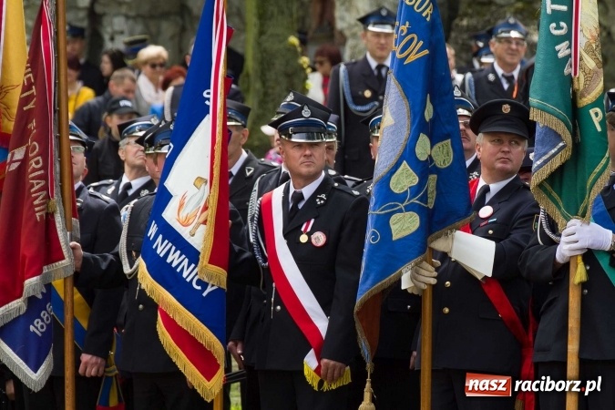 Zdjęcie w galerii na portalu naszraciborz.pl: Strażacy ze Śląska i Opolszczyzny pielgrzymowali do św. Anny  wiadomości z regionu
