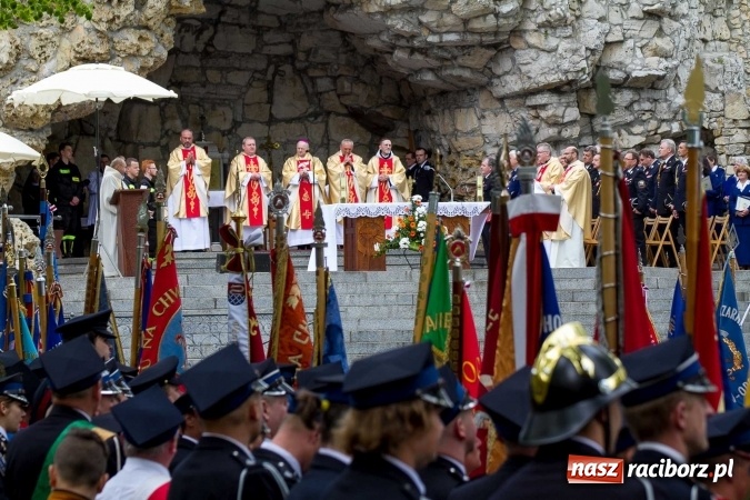 Zdjęcie w galerii na portalu naszraciborz.pl: Strażacy ze Śląska i Opolszczyzny pielgrzymowali do św. Anny  wiadomości z regionu