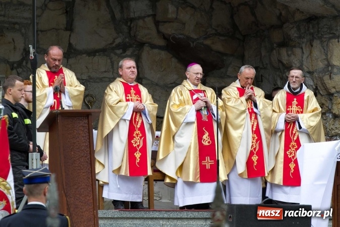 Zdjęcie w galerii na portalu naszraciborz.pl: Strażacy ze Śląska i Opolszczyzny pielgrzymowali do św. Anny  wiadomości z regionu