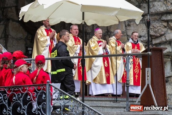 Zdjęcie w galerii na portalu naszraciborz.pl: Strażacy ze Śląska i Opolszczyzny pielgrzymowali do św. Anny  wiadomości z regionu