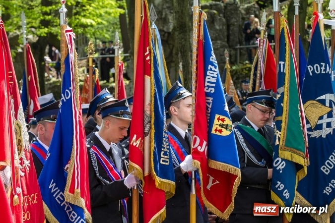 Zdjęcie w galerii na portalu naszraciborz.pl: Strażacy ze Śląska i Opolszczyzny pielgrzymowali do św. Anny  wiadomości z regionu