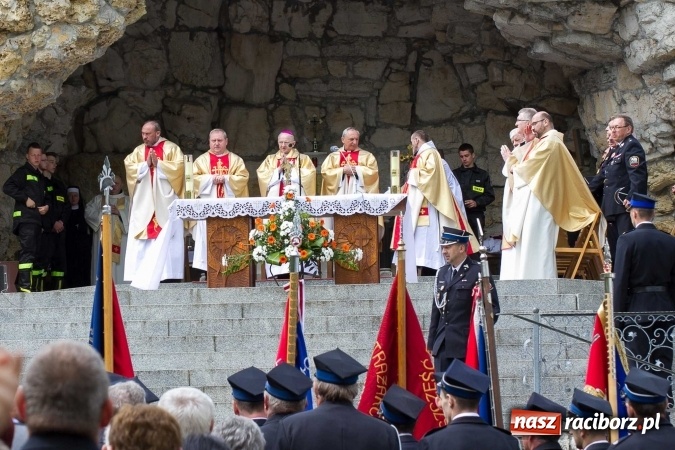 Zdjęcie w galerii na portalu naszraciborz.pl: Strażacy ze Śląska i Opolszczyzny pielgrzymowali do św. Anny  wiadomości z regionu