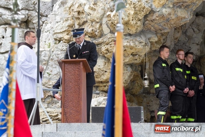 Zdjęcie w galerii na portalu naszraciborz.pl: Strażacy ze Śląska i Opolszczyzny pielgrzymowali do św. Anny  wiadomości z regionu