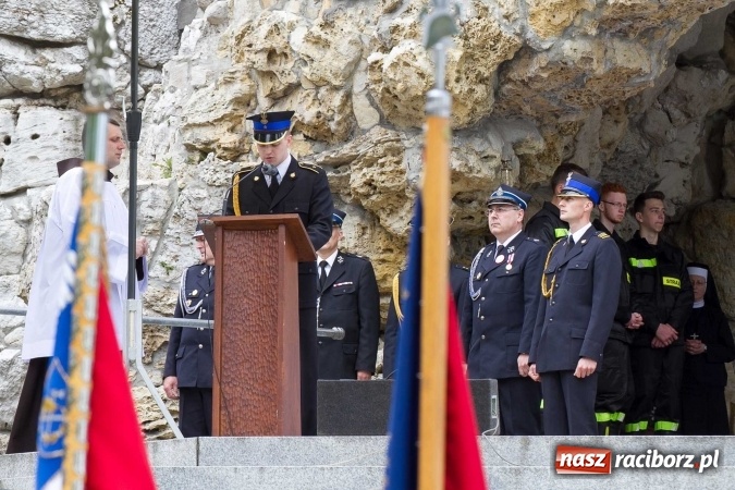 Zdjęcie w galerii na portalu naszraciborz.pl: Strażacy ze Śląska i Opolszczyzny pielgrzymowali do św. Anny  wiadomości z regionu