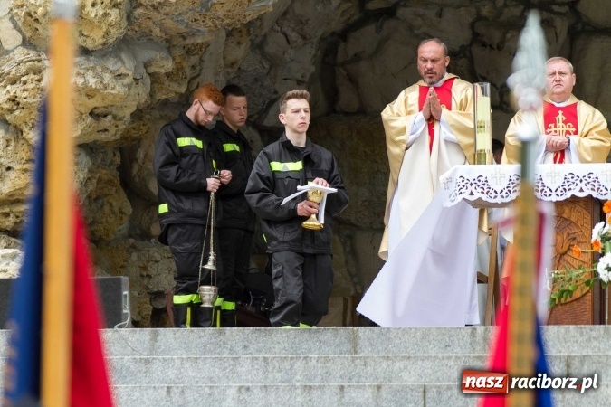 Zdjęcie w galerii na portalu naszraciborz.pl: Strażacy ze Śląska i Opolszczyzny pielgrzymowali do św. Anny  wiadomości z regionu