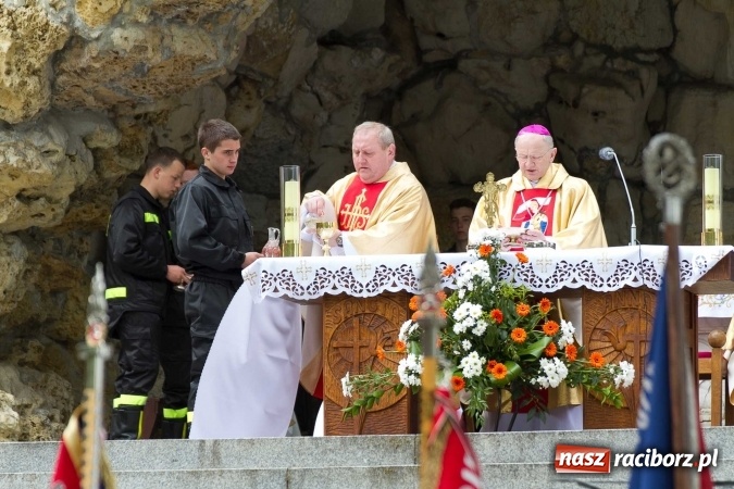 Zdjęcie w galerii na portalu naszraciborz.pl: Strażacy ze Śląska i Opolszczyzny pielgrzymowali do św. Anny  wiadomości z regionu