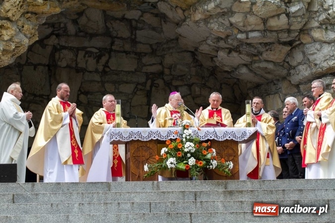 Zdjęcie w galerii na portalu naszraciborz.pl: Strażacy ze Śląska i Opolszczyzny pielgrzymowali do św. Anny  wiadomości z regionu
