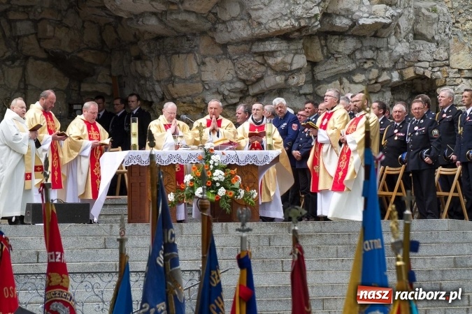 Zdjęcie w galerii na portalu naszraciborz.pl: Strażacy ze Śląska i Opolszczyzny pielgrzymowali do św. Anny  wiadomości z regionu