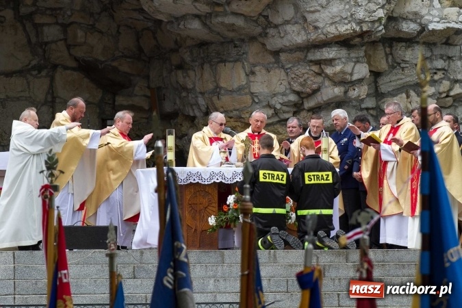 Zdjęcie w galerii na portalu naszraciborz.pl: Strażacy ze Śląska i Opolszczyzny pielgrzymowali do św. Anny  wiadomości z regionu