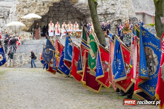 Zdjęcie w galerii na portalu naszraciborz.pl: Strażacy ze Śląska i Opolszczyzny pielgrzymowali do św. Anny  wiadomości z regionu