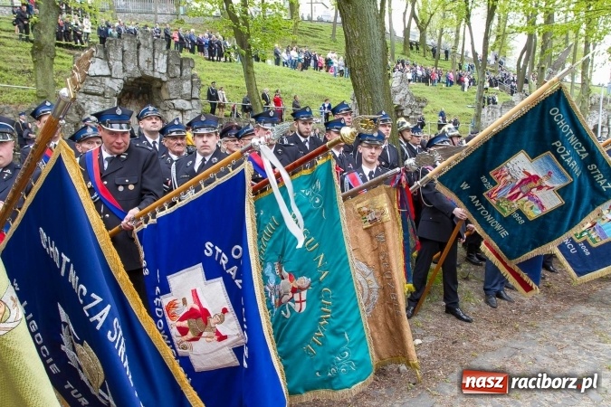 Zdjęcie w galerii na portalu naszraciborz.pl: Strażacy ze Śląska i Opolszczyzny pielgrzymowali do św. Anny  wiadomości z regionu