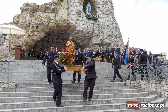 Zdjęcie w galerii na portalu naszraciborz.pl: Strażacy ze Śląska i Opolszczyzny pielgrzymowali do św. Anny  wiadomości z regionu