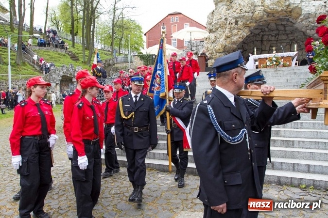 Zdjęcie w galerii na portalu naszraciborz.pl: Strażacy ze Śląska i Opolszczyzny pielgrzymowali do św. Anny  wiadomości z regionu