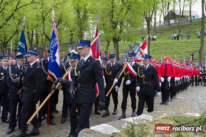 Zdjęcie w galerii na portalu naszraciborz.pl: Strażacy ze Śląska i Opolszczyzny pielgrzymowali do św. Anny  wiadomości z regionu