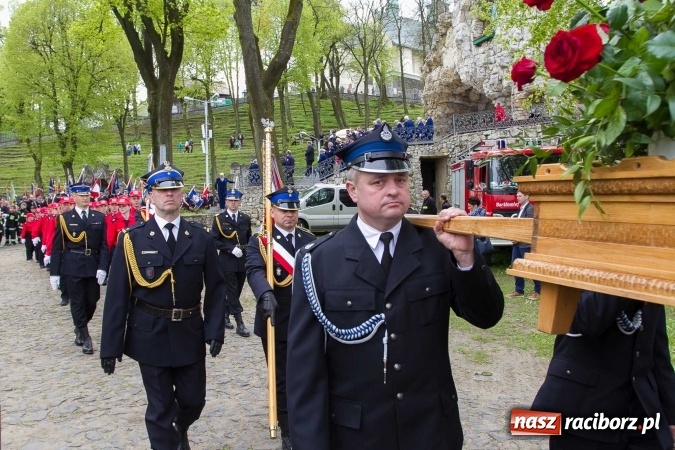 Zdjęcie w galerii na portalu naszraciborz.pl: Strażacy ze Śląska i Opolszczyzny pielgrzymowali do św. Anny  wiadomości z regionu