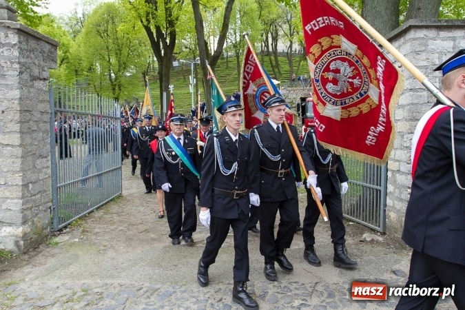 Zdjęcie w galerii na portalu naszraciborz.pl: Strażacy ze Śląska i Opolszczyzny pielgrzymowali do św. Anny  wiadomości z regionu