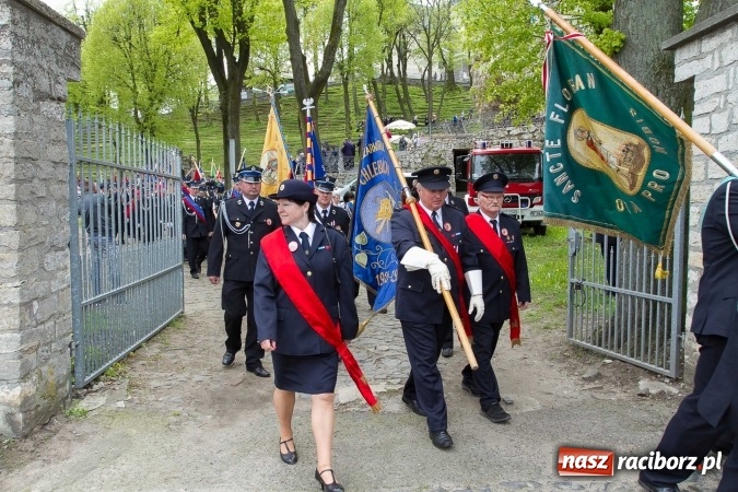 Zdjęcie w galerii na portalu naszraciborz.pl: Strażacy ze Śląska i Opolszczyzny pielgrzymowali do św. Anny  wiadomości z regionu