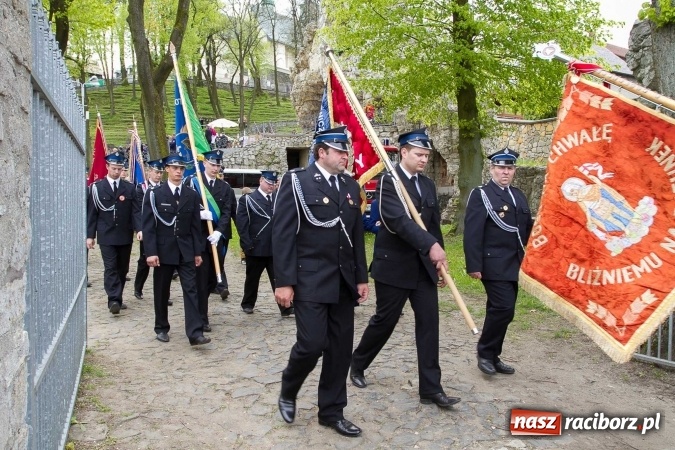Zdjęcie w galerii na portalu naszraciborz.pl: Strażacy ze Śląska i Opolszczyzny pielgrzymowali do św. Anny  wiadomości z regionu