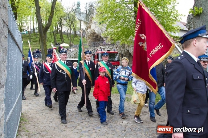 Zdjęcie w galerii na portalu naszraciborz.pl: Strażacy ze Śląska i Opolszczyzny pielgrzymowali do św. Anny  wiadomości z regionu