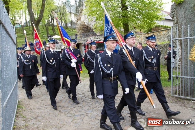 Zdjęcie w galerii na portalu naszraciborz.pl: Strażacy ze Śląska i Opolszczyzny pielgrzymowali do św. Anny  wiadomości z regionu
