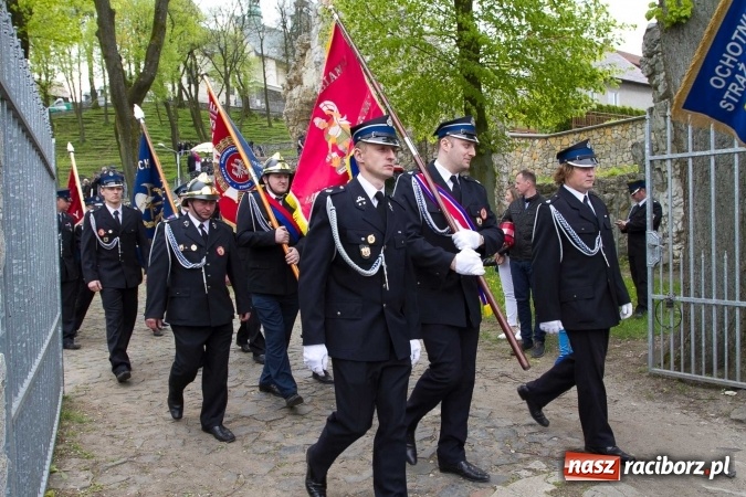Zdjęcie w galerii na portalu naszraciborz.pl: Strażacy ze Śląska i Opolszczyzny pielgrzymowali do św. Anny  wiadomości z regionu