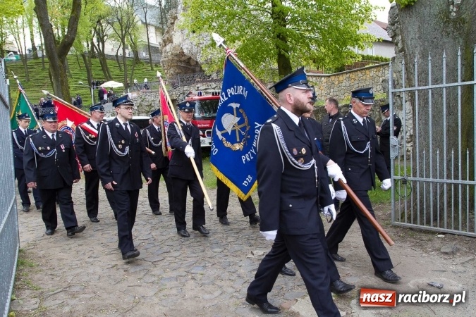 Zdjęcie w galerii na portalu naszraciborz.pl: Strażacy ze Śląska i Opolszczyzny pielgrzymowali do św. Anny  wiadomości z regionu