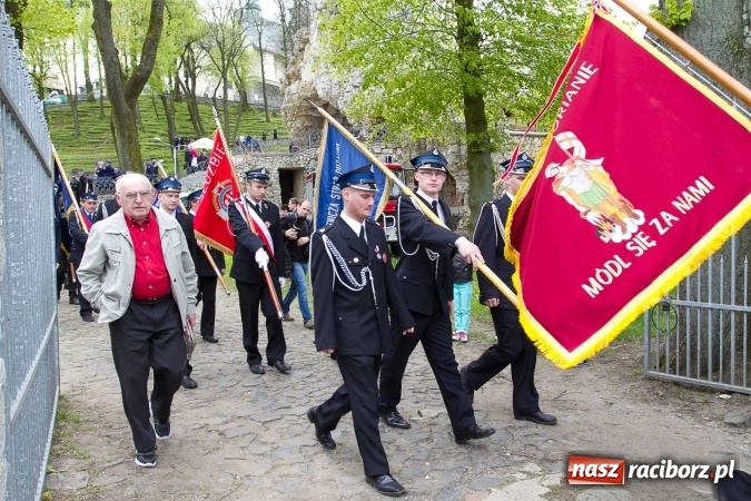Zdjęcie w galerii na portalu naszraciborz.pl: Strażacy ze Śląska i Opolszczyzny pielgrzymowali do św. Anny  wiadomości z regionu