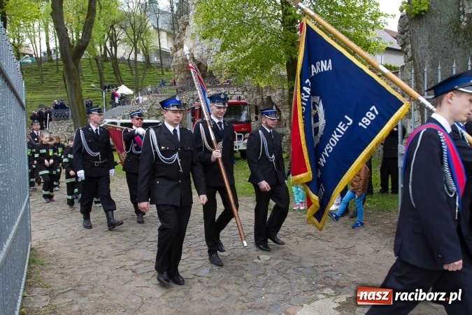 Zdjęcie w galerii na portalu naszraciborz.pl: Strażacy ze Śląska i Opolszczyzny pielgrzymowali do św. Anny  wiadomości z regionu