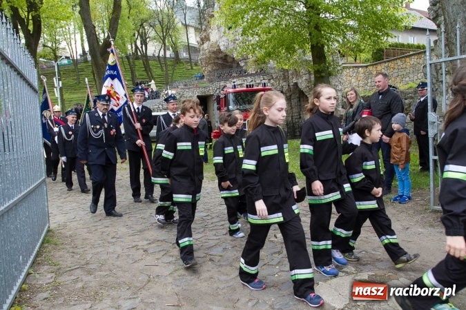 Zdjęcie w galerii na portalu naszraciborz.pl: Strażacy ze Śląska i Opolszczyzny pielgrzymowali do św. Anny  wiadomości z regionu