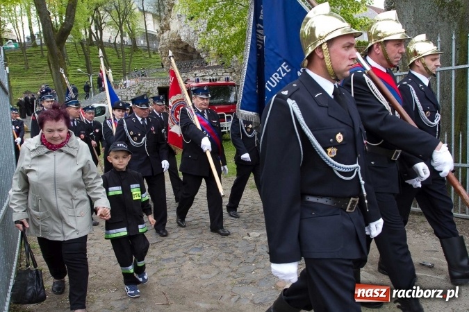 Zdjęcie w galerii na portalu naszraciborz.pl: Strażacy ze Śląska i Opolszczyzny pielgrzymowali do św. Anny  wiadomości z regionu