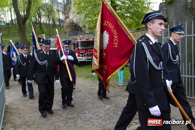 Zdjęcie w galerii na portalu naszraciborz.pl: Strażacy ze Śląska i Opolszczyzny pielgrzymowali do św. Anny  wiadomości z regionu