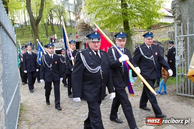 Zdjęcie w galerii na portalu naszraciborz.pl: Strażacy ze Śląska i Opolszczyzny pielgrzymowali do św. Anny  wiadomości z regionu