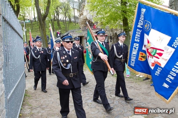 Zdjęcie w galerii na portalu naszraciborz.pl: Strażacy ze Śląska i Opolszczyzny pielgrzymowali do św. Anny  wiadomości z regionu