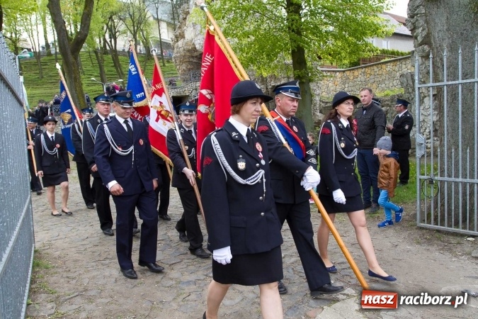Zdjęcie w galerii na portalu naszraciborz.pl: Strażacy ze Śląska i Opolszczyzny pielgrzymowali do św. Anny  wiadomości z regionu